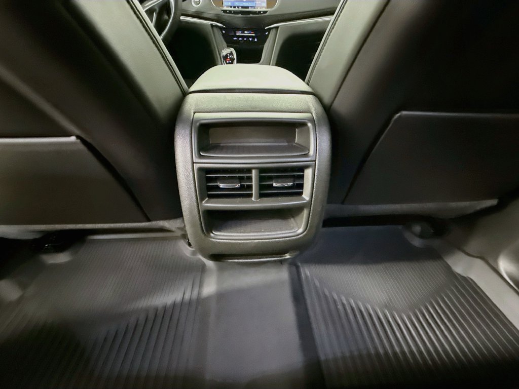 Used 2024 Cadillac XT5 Sportv w/ LPO, Floor Liner Package AWD/4WD image 27