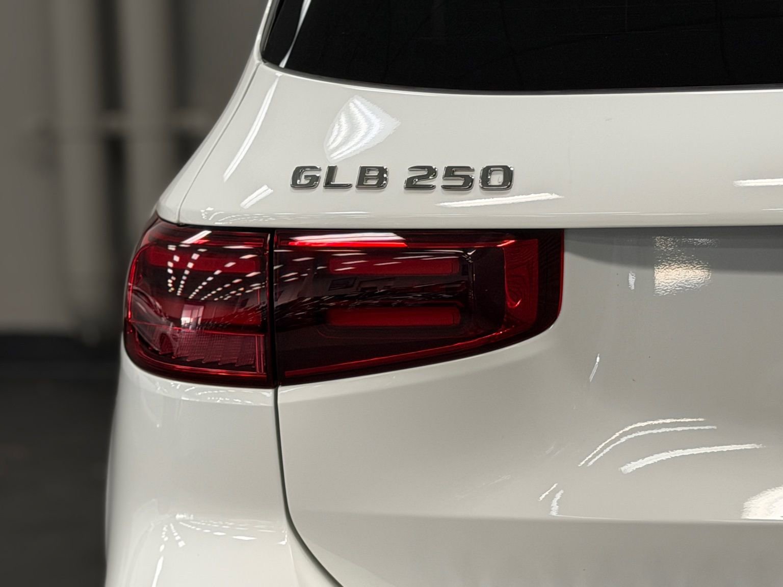 Used 2025 Mercedes-Benz GLB 250 image 14