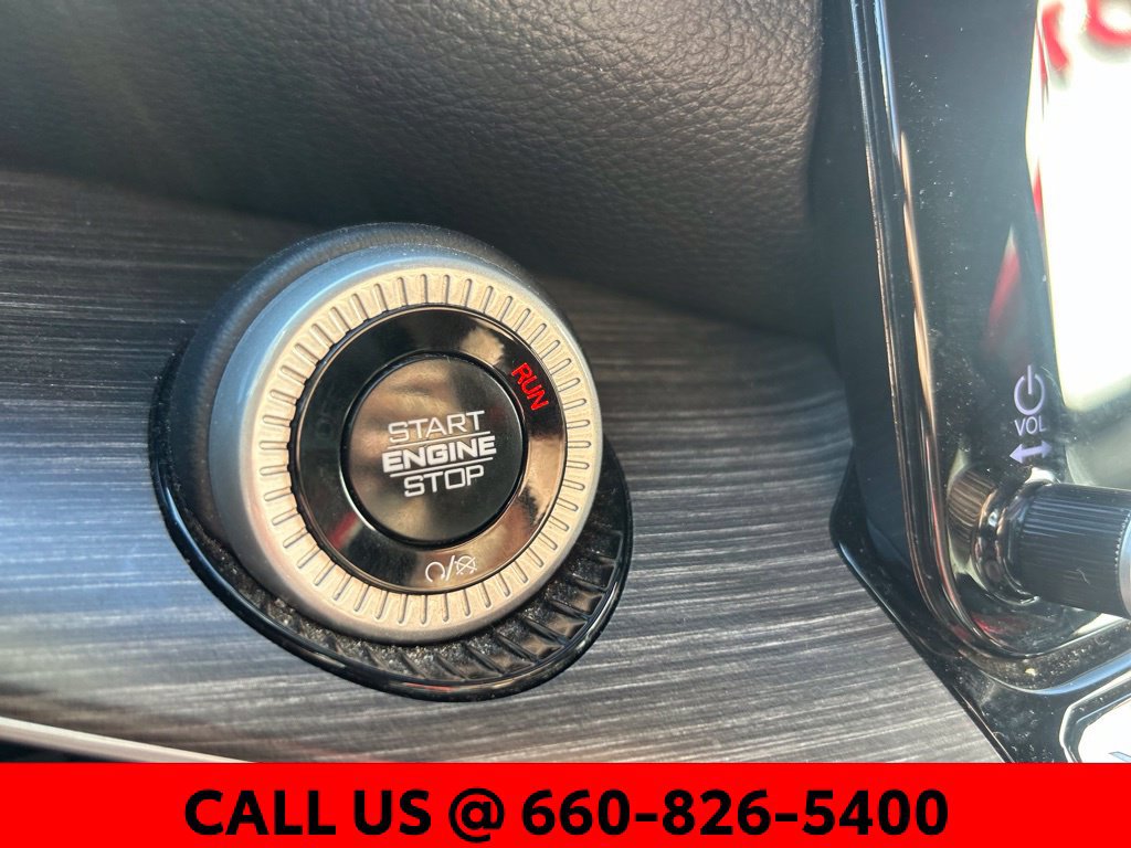 Used 2024 Jeep Wagoneer L Series II w/ Flexible Seating Group AWD/4WD image 17