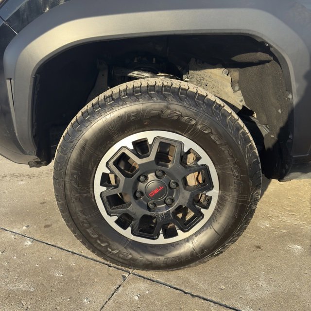 Used 2024 Toyota Tacoma TRD Off-Road image 9