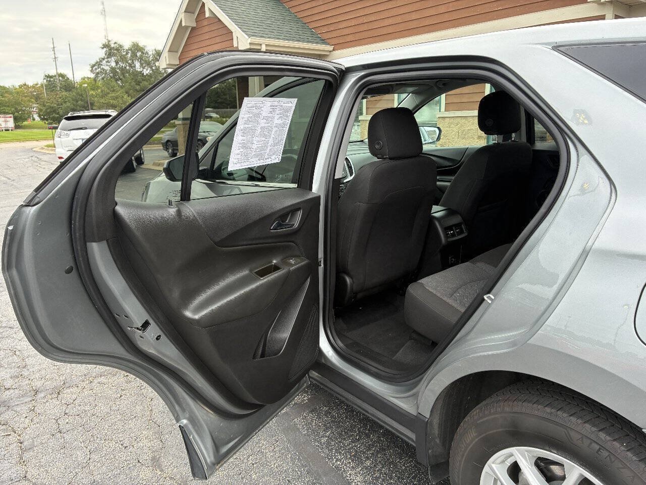 Used 2023 Chevrolet Equinox LT AWD/4WD image 16