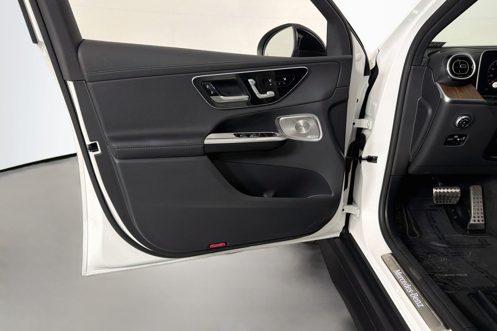 Certified 2024 Mercedes-Benz GLC 300 4MATIC w/ AMG Line image 21