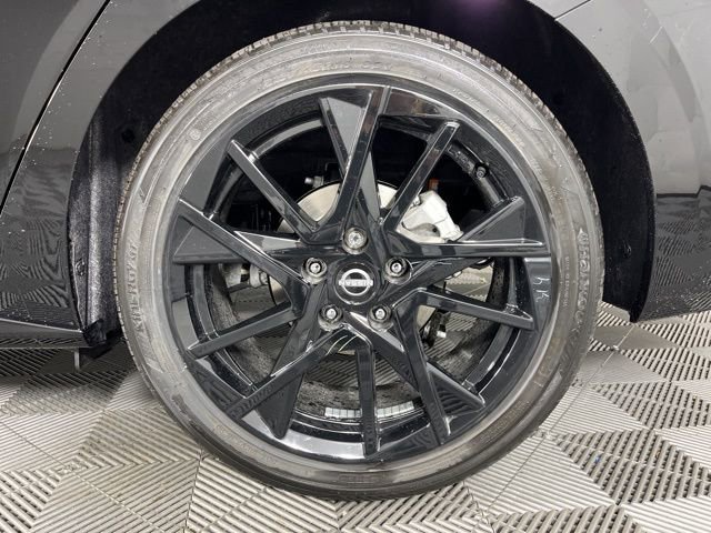 New 2025 Nissan Sentra SR w/ Midnight Edition image 13