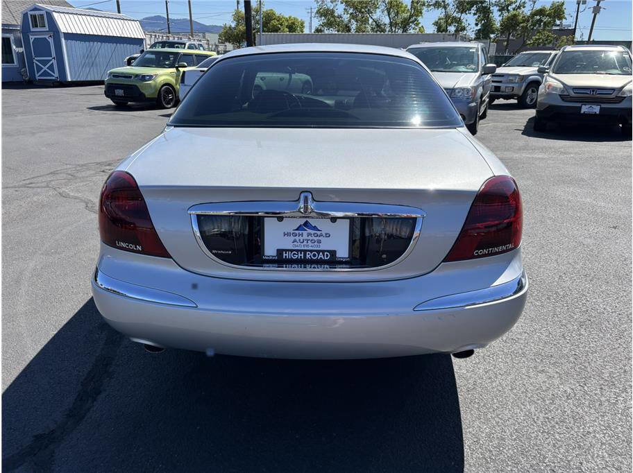 Used 2000 Lincoln Continental Base 4dr Sedan image 4