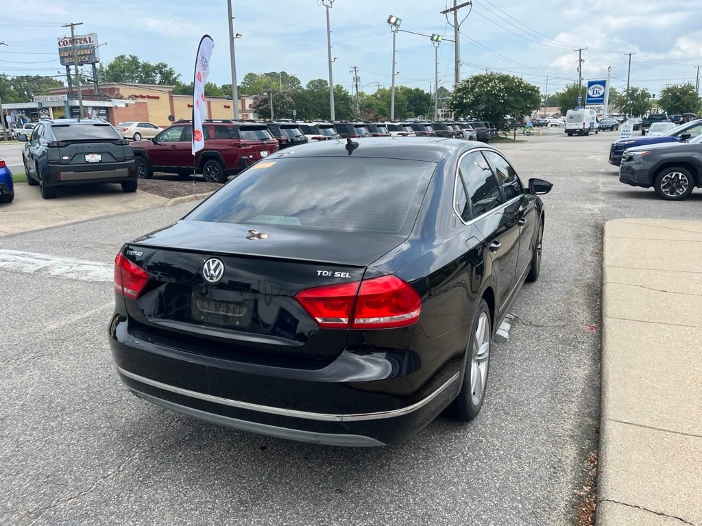 Used 2012 Volkswagen Passat TDI SEL Premium FWD image 4