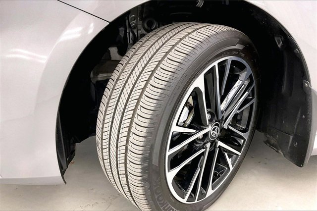 Used 2025 Toyota Camry XLE image 34