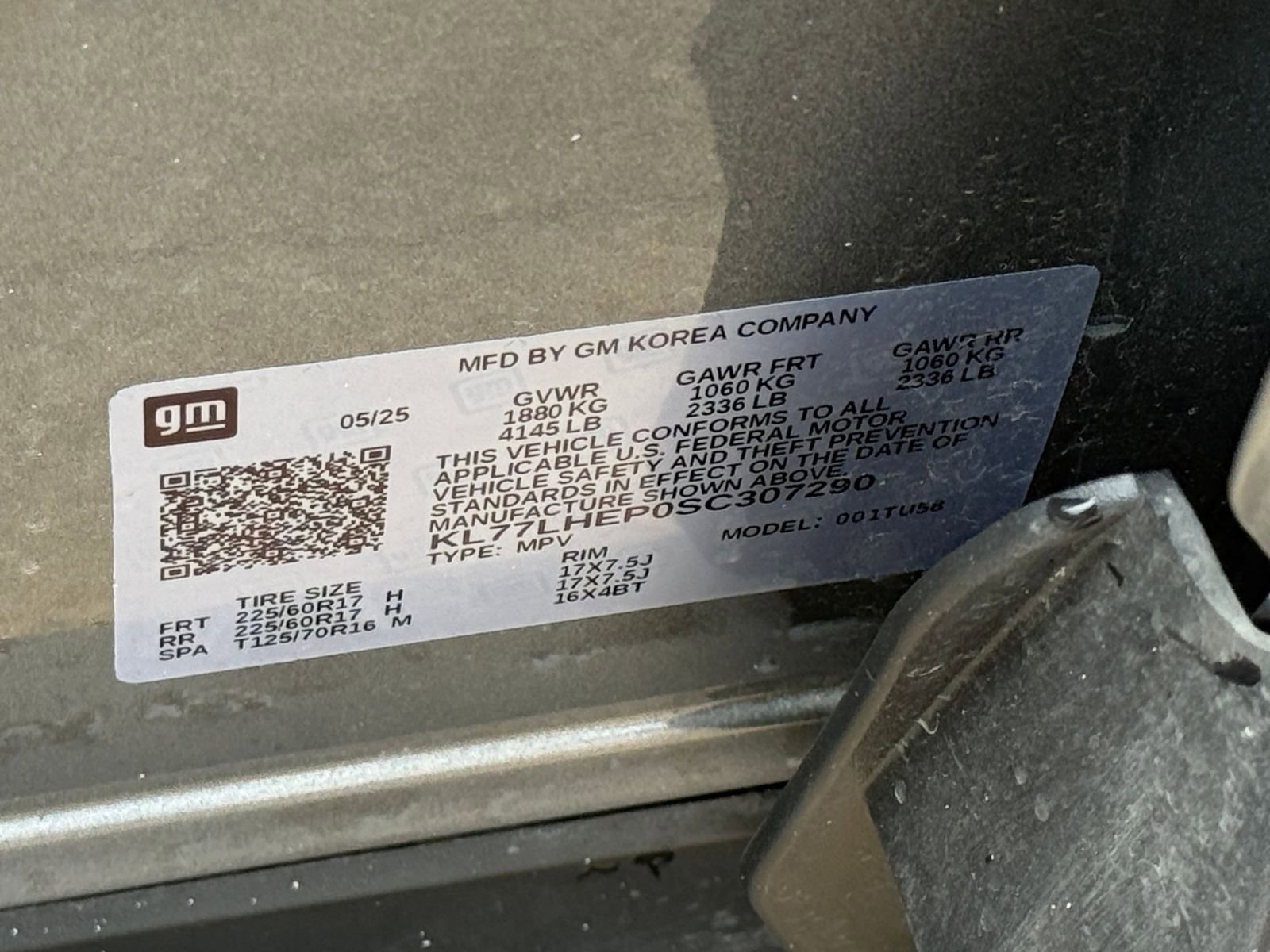Used 2025 Chevrolet Trax LT FWD image 29