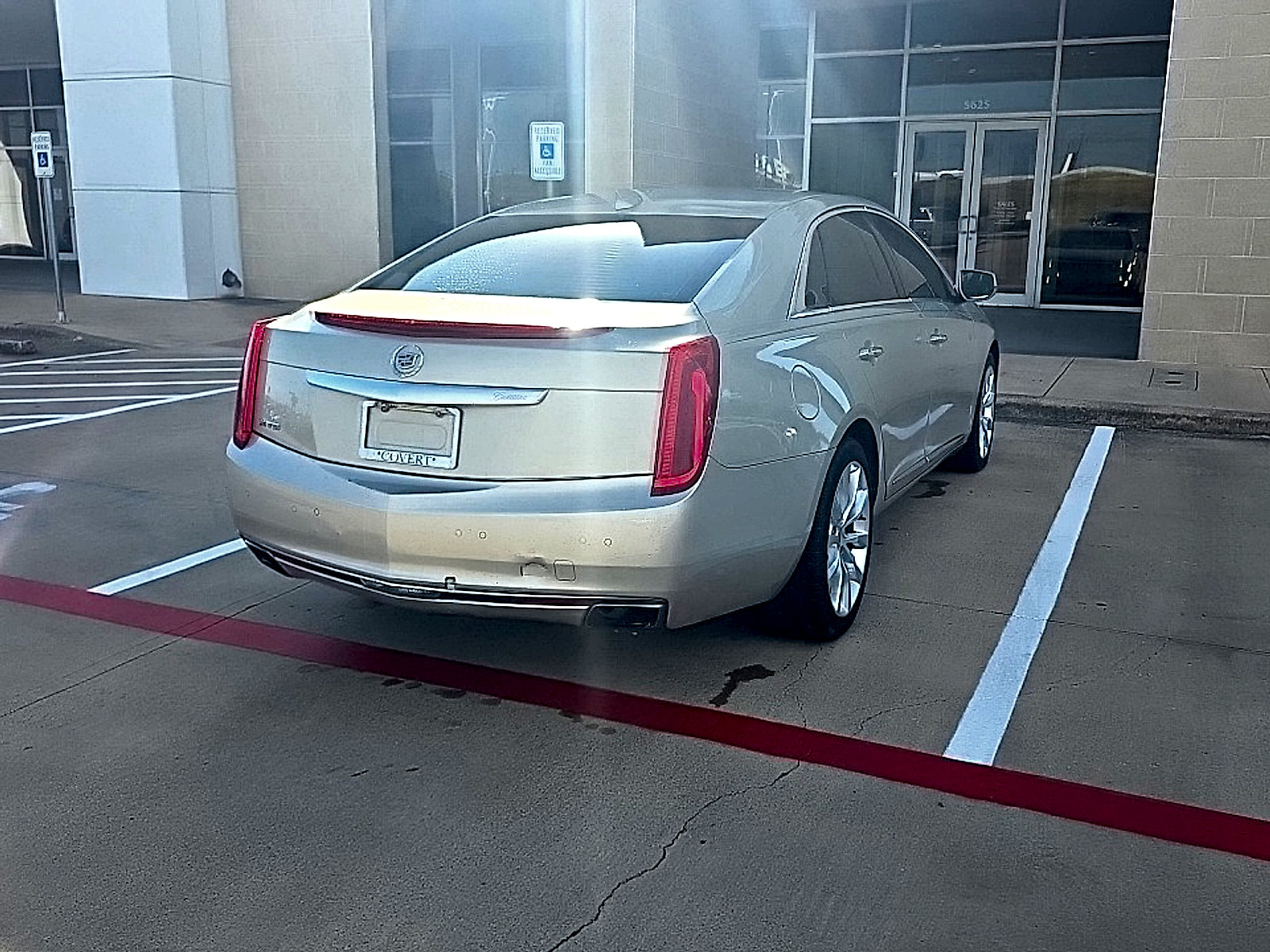 Used 2015 Cadillac XTS Luxury w/ Driver Awareness Package FWD image 11