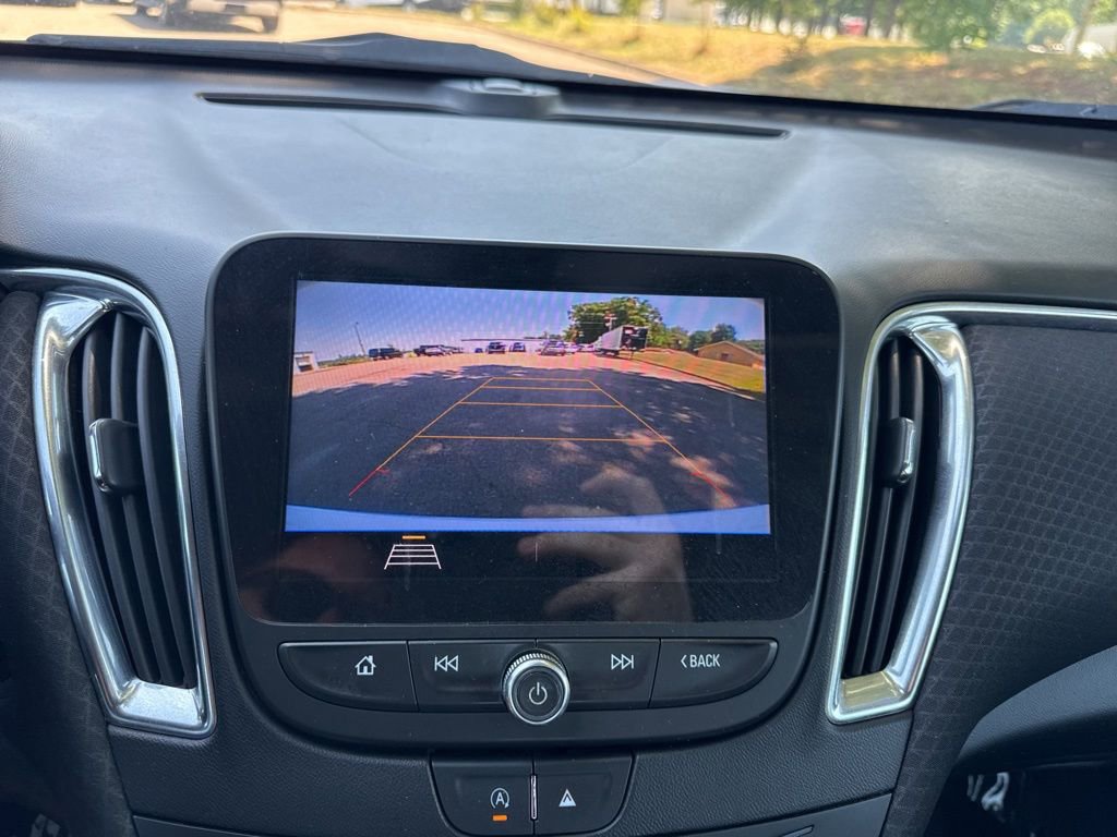 Used 2020 Chevrolet Malibu LT FWD image 21