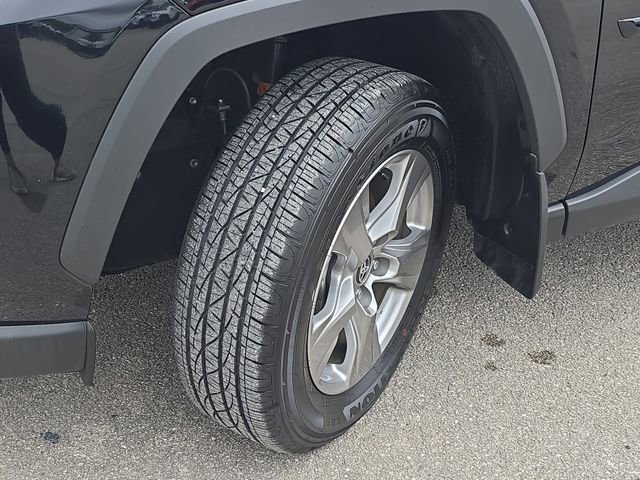 Used 2025 Toyota RAV4 LE image 31