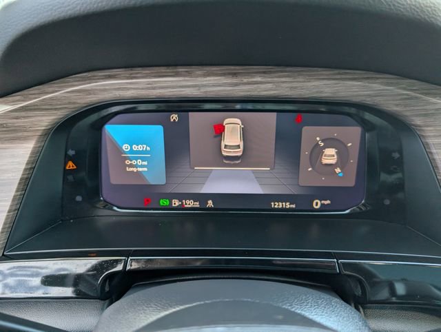 Used 2025 Volkswagen Atlas SEL image 14