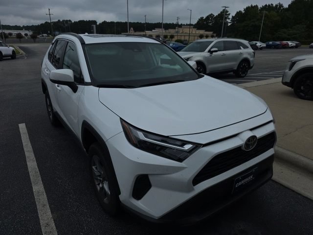 Used 2022 Toyota RAV4 XLE w/ Convenience Package AWD/4WD image 1