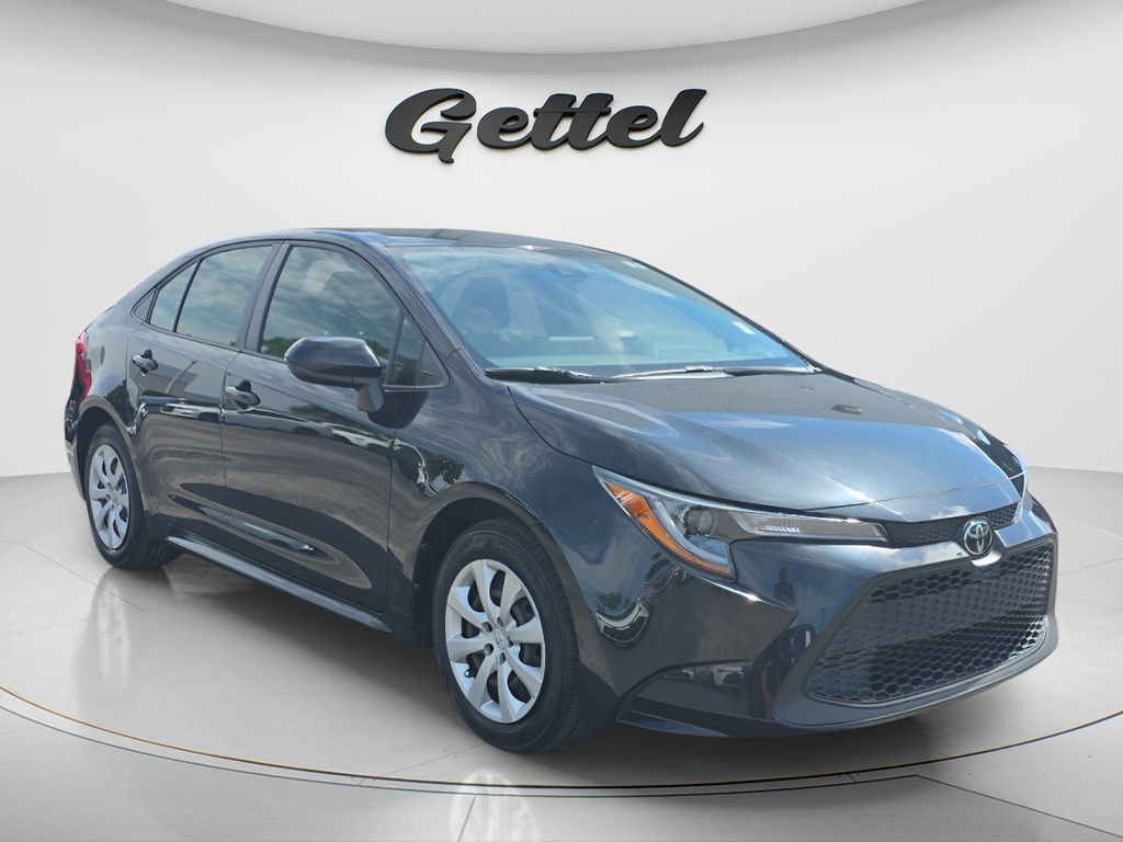 Used 2022 Toyota Corolla LE FWD image 3