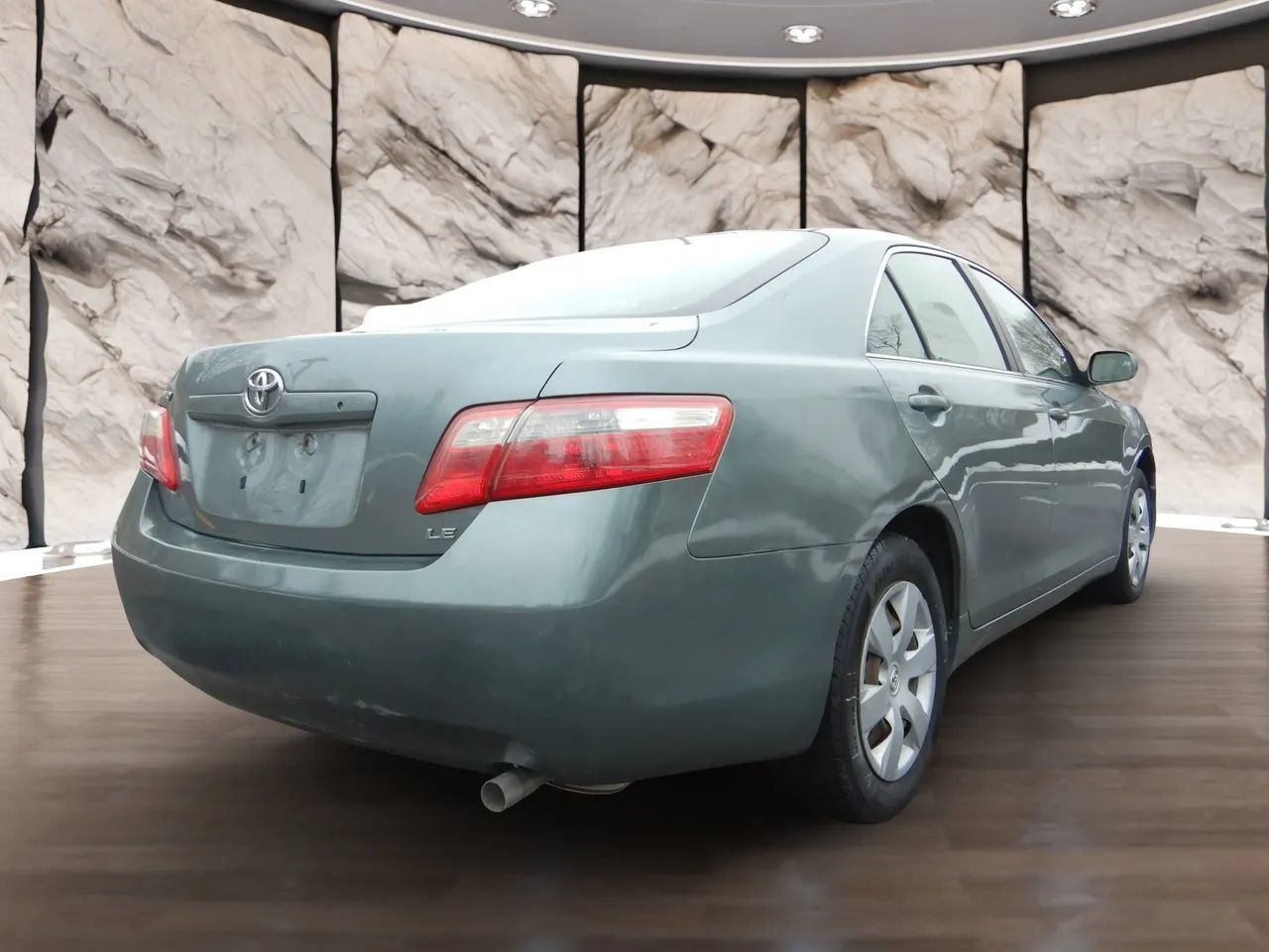 Used 2009 Toyota Camry LE FWD image 6