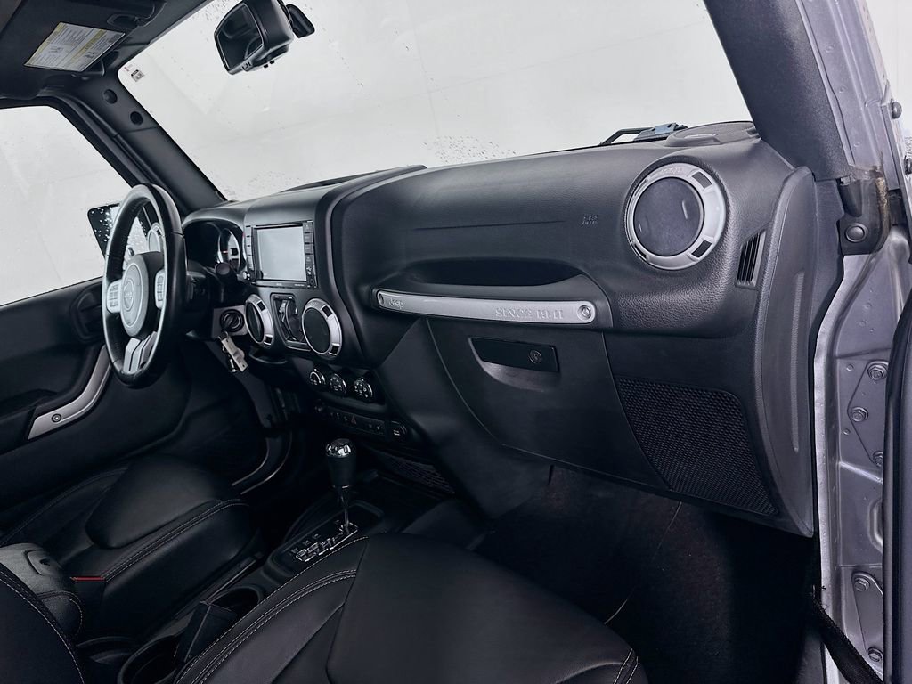 Used 2017 Jeep Wrangler Unlimited Rubicon image 26