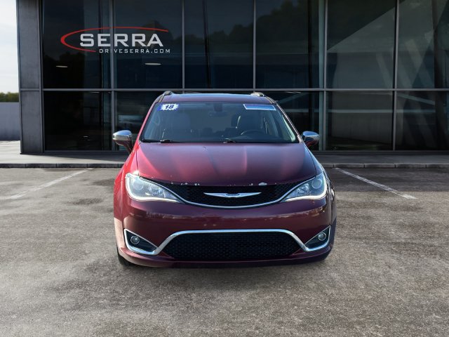 Used 2018 Chrysler Pacifica Limited w/ Tire & Wheel Group FWD image 8
