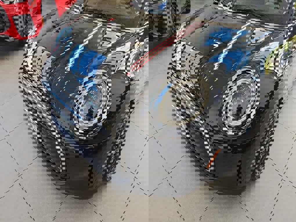 Certified 2023 MINI Cooper 2-Door Hardtop image 7