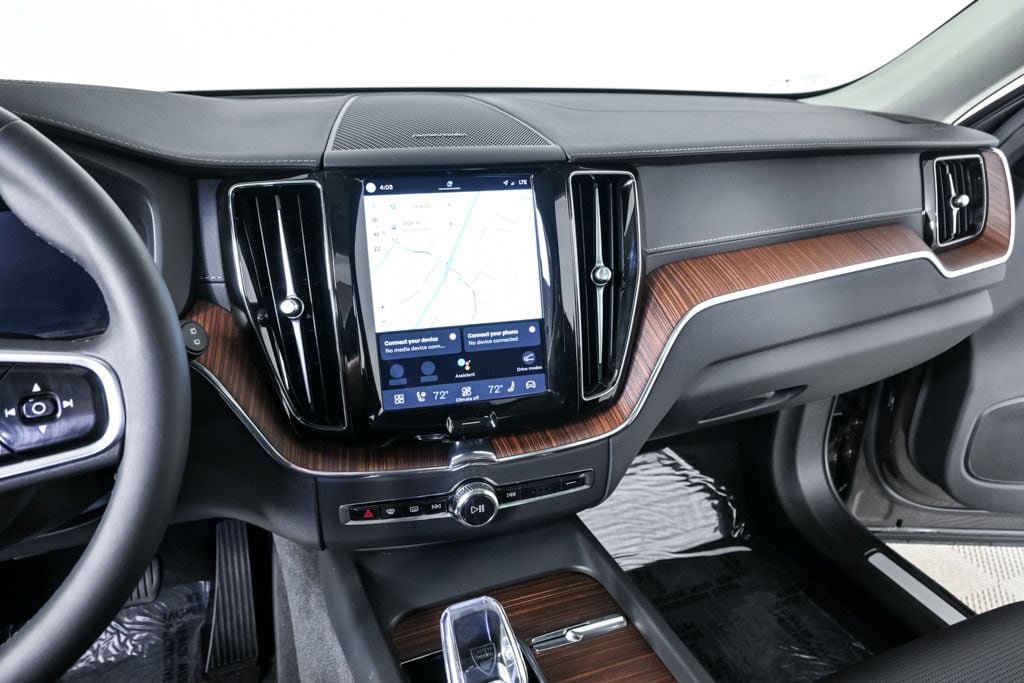 Certified 2023 Volvo XC60 B5 Ultimate w/ Protection Package Premier FWD image 15