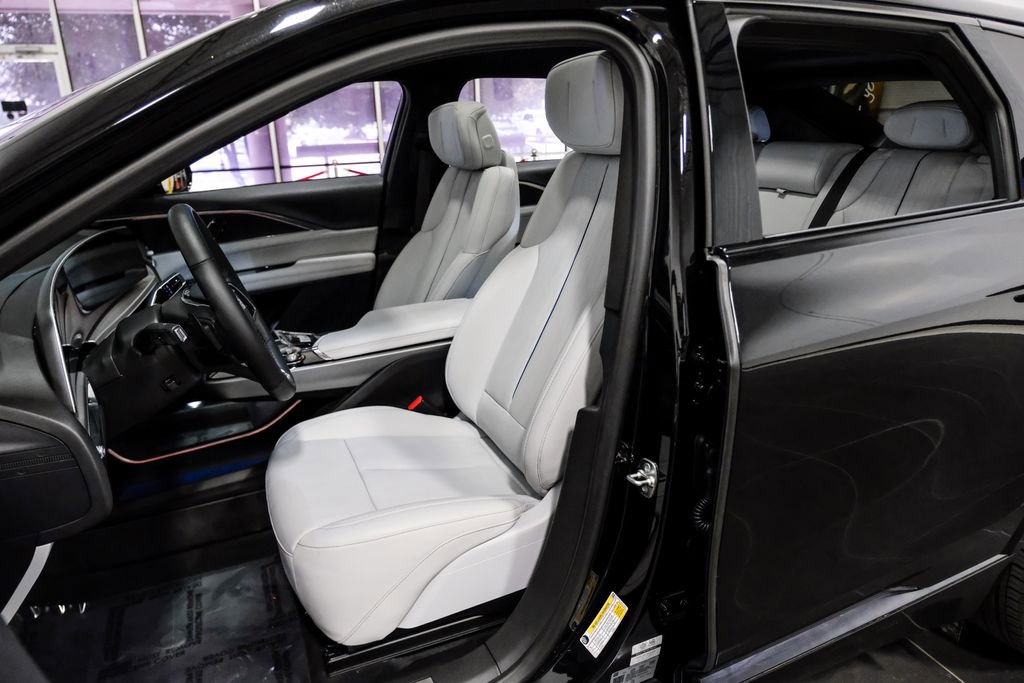 Used 2024 Cadillac Lyriq Sport AWD/4WD image 32
