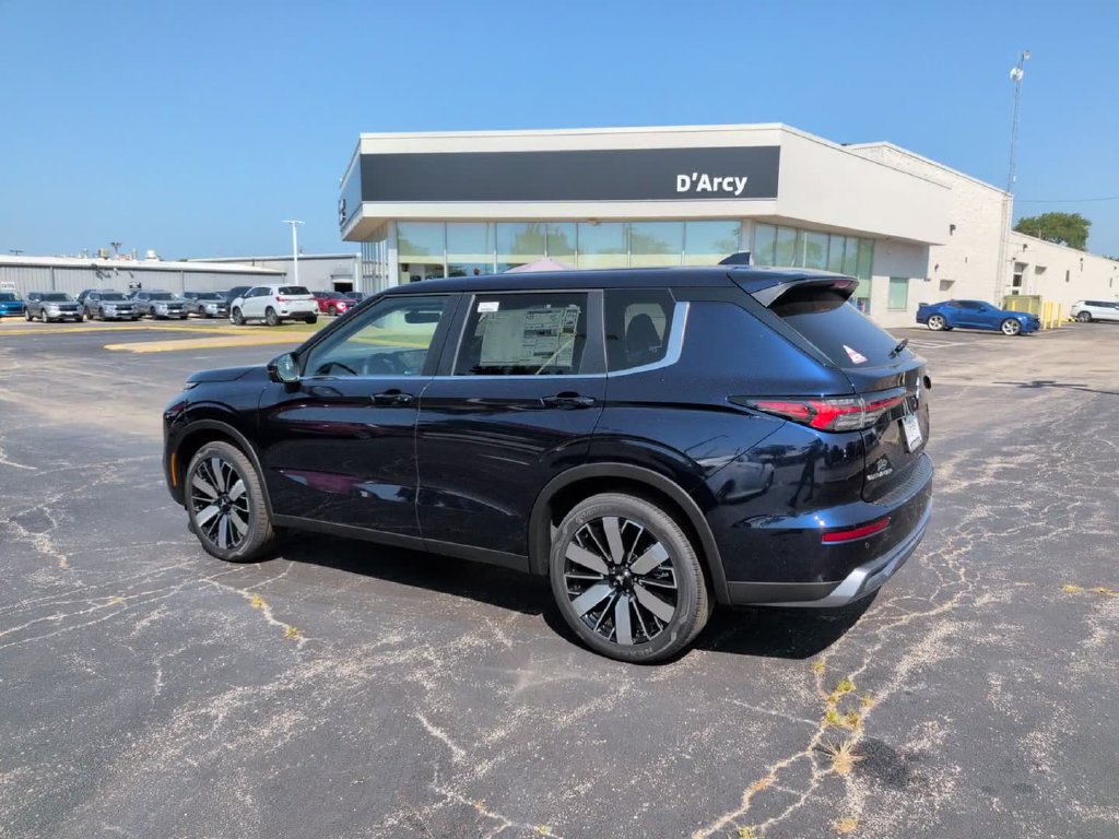 New 2026 Mitsubishi Outlander SE AWD/4WD image 10