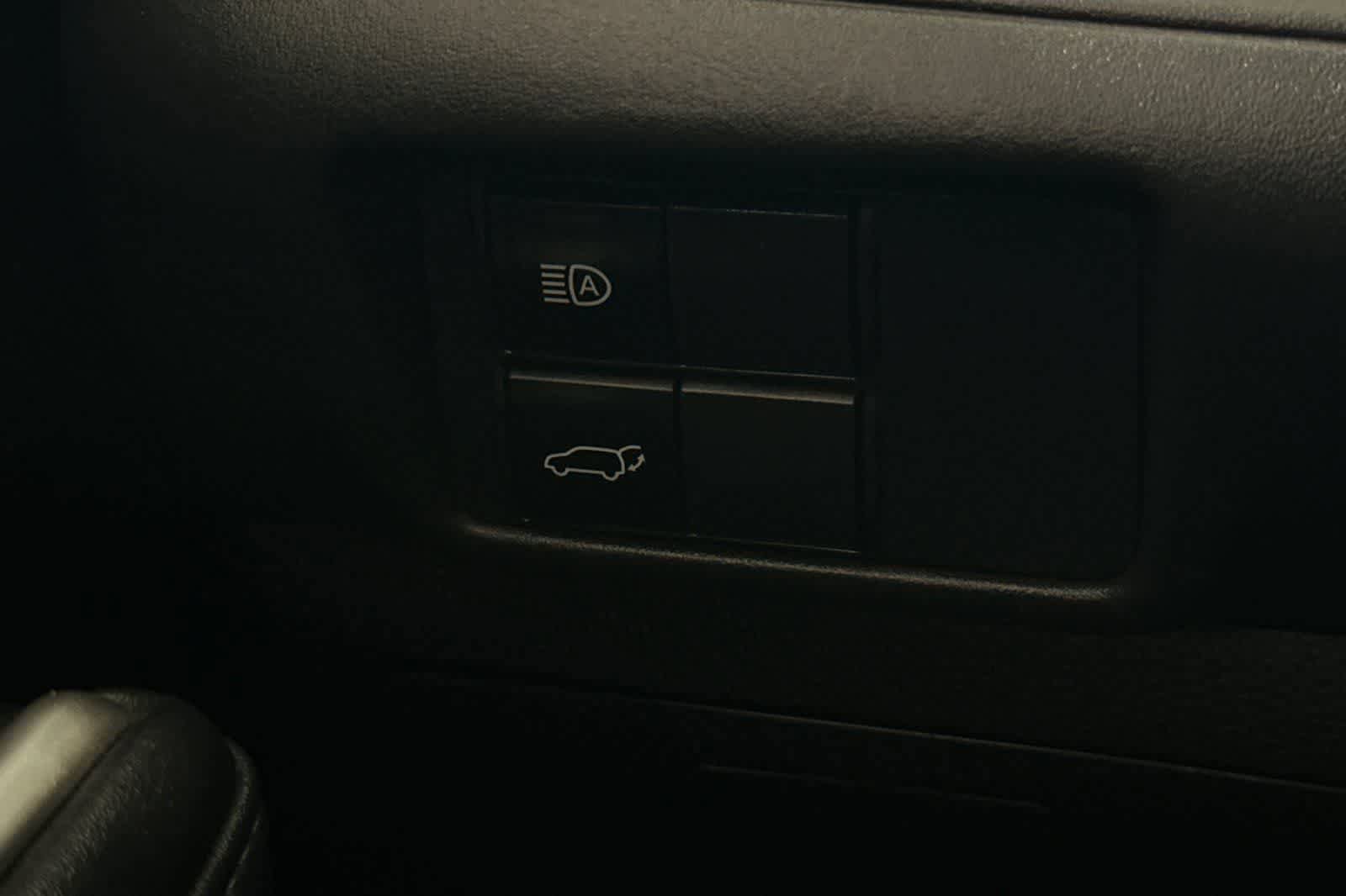 Used 2020 Toyota Highlander XLE image 33