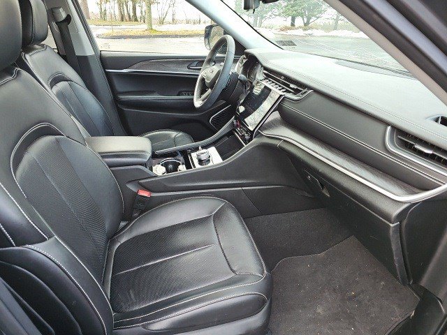 Used 2023 Jeep Grand Cherokee L Limited w/ Luxury Tech Group II image 11