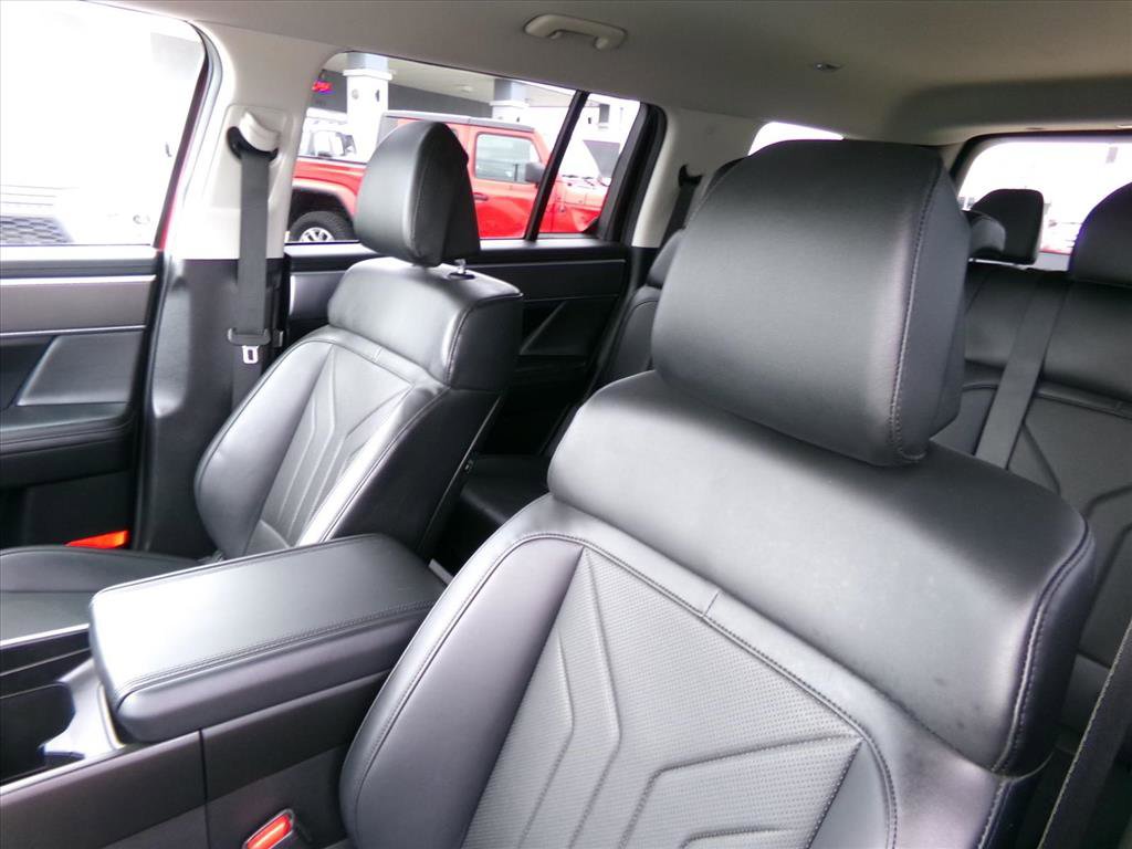 Used 2025 Hyundai Santa Fe SEL image 17