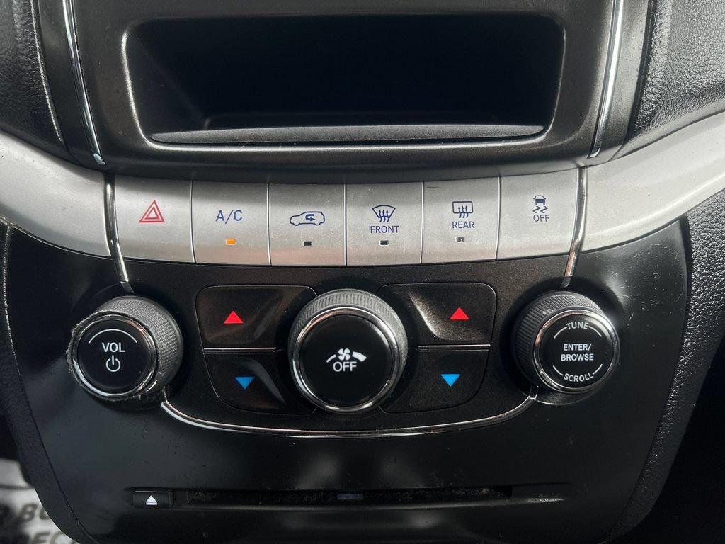 Used 2020 Dodge Journey SE w/ SE Popular Equipment Group FWD image 27