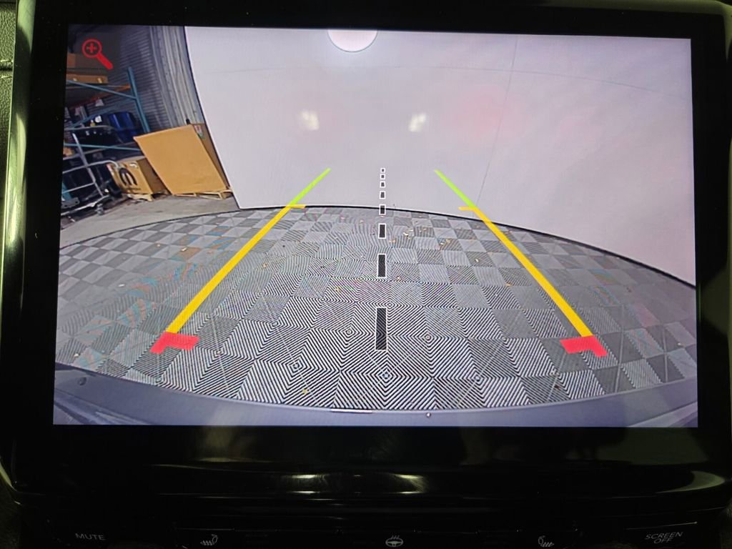 Certified 2025 Jeep Grand Cherokee Limited w/ MOPAR Finishing Package AWD/4WD image 15