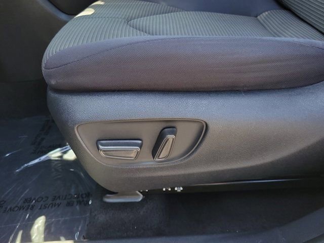 Used 2021 Toyota Highlander L FWD image 13