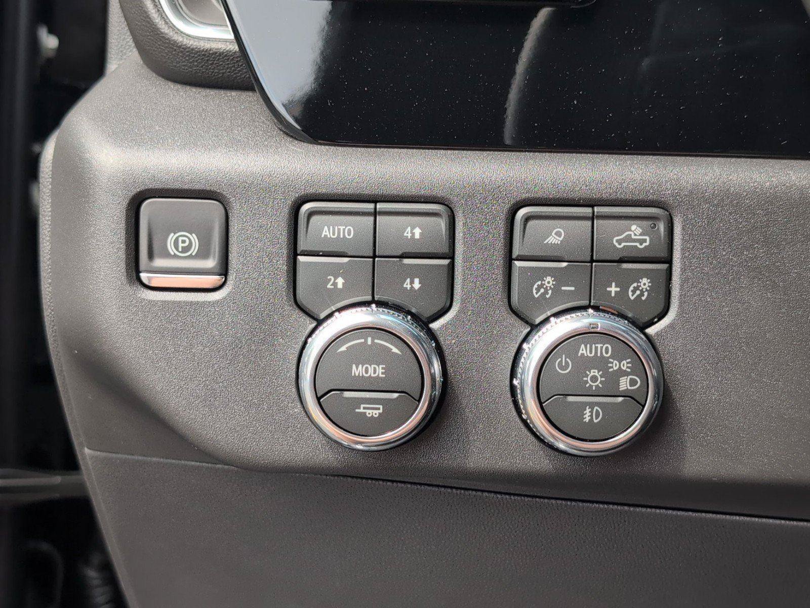 New 2026 GMC Sierra 1500 SLT w/ SLT Premium Plus Package AWD/4WD image 32