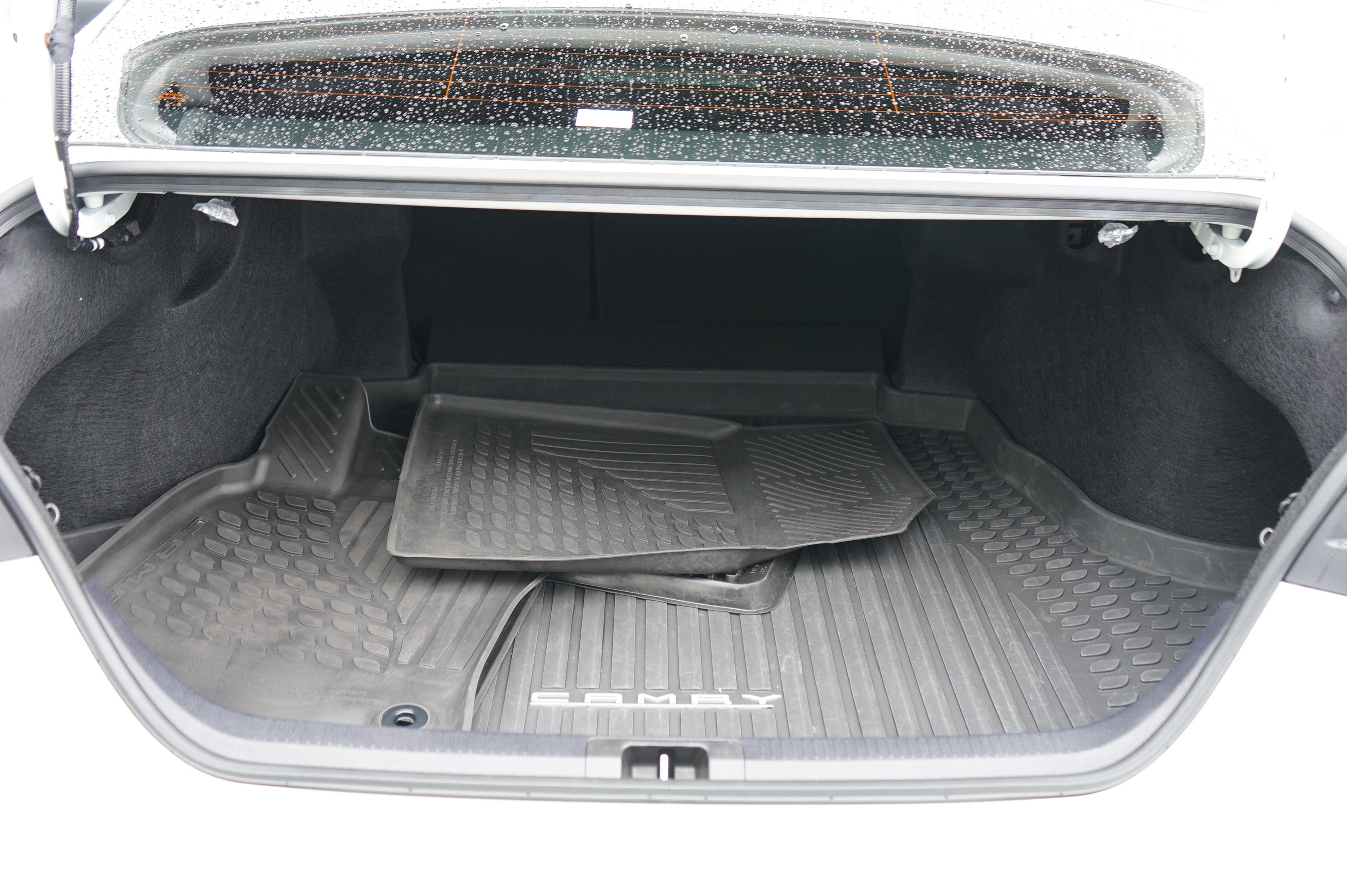 Used 2025 Toyota Camry LE FWD image 13