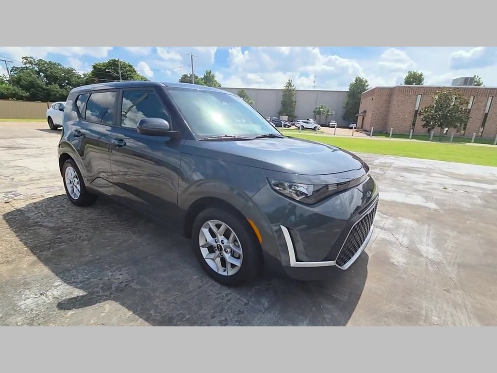 Used 2025 Kia Soul LX w/ LX Technology Package FWD image 52