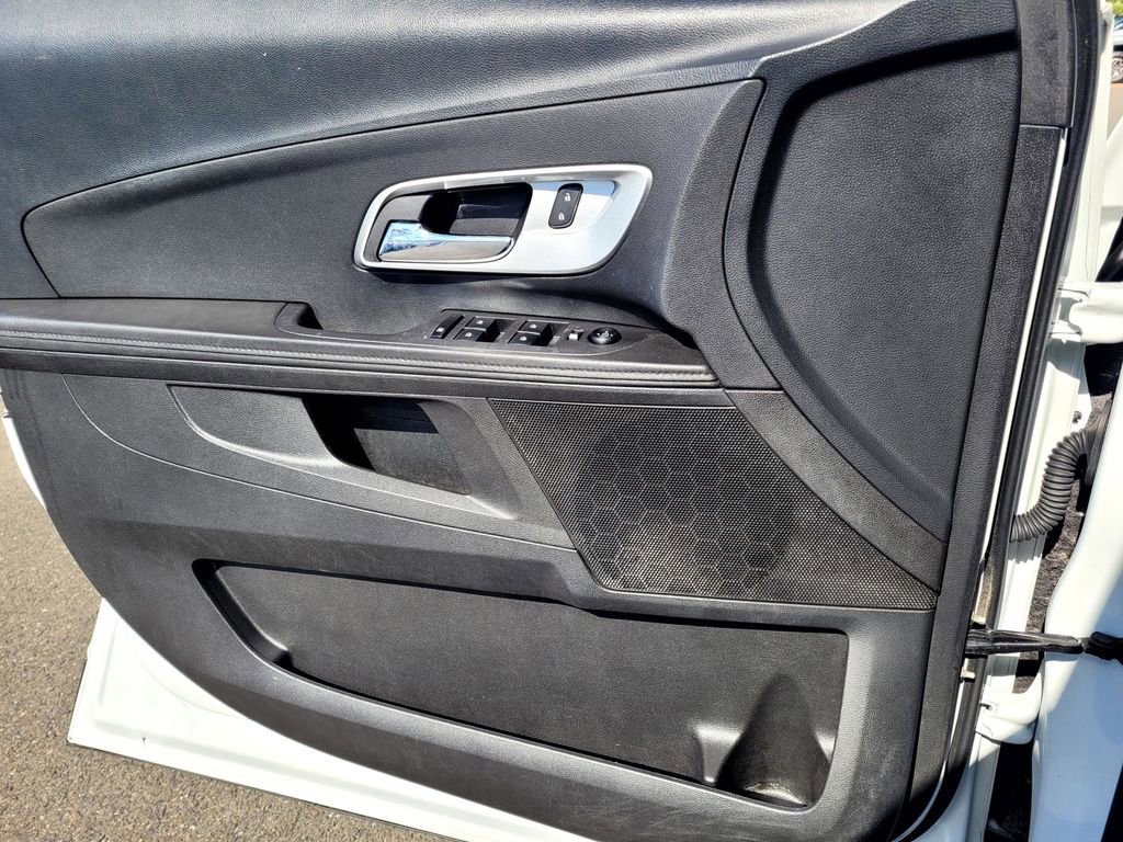 Used 2013 Chevrolet Equinox LS AWD/4WD image 16