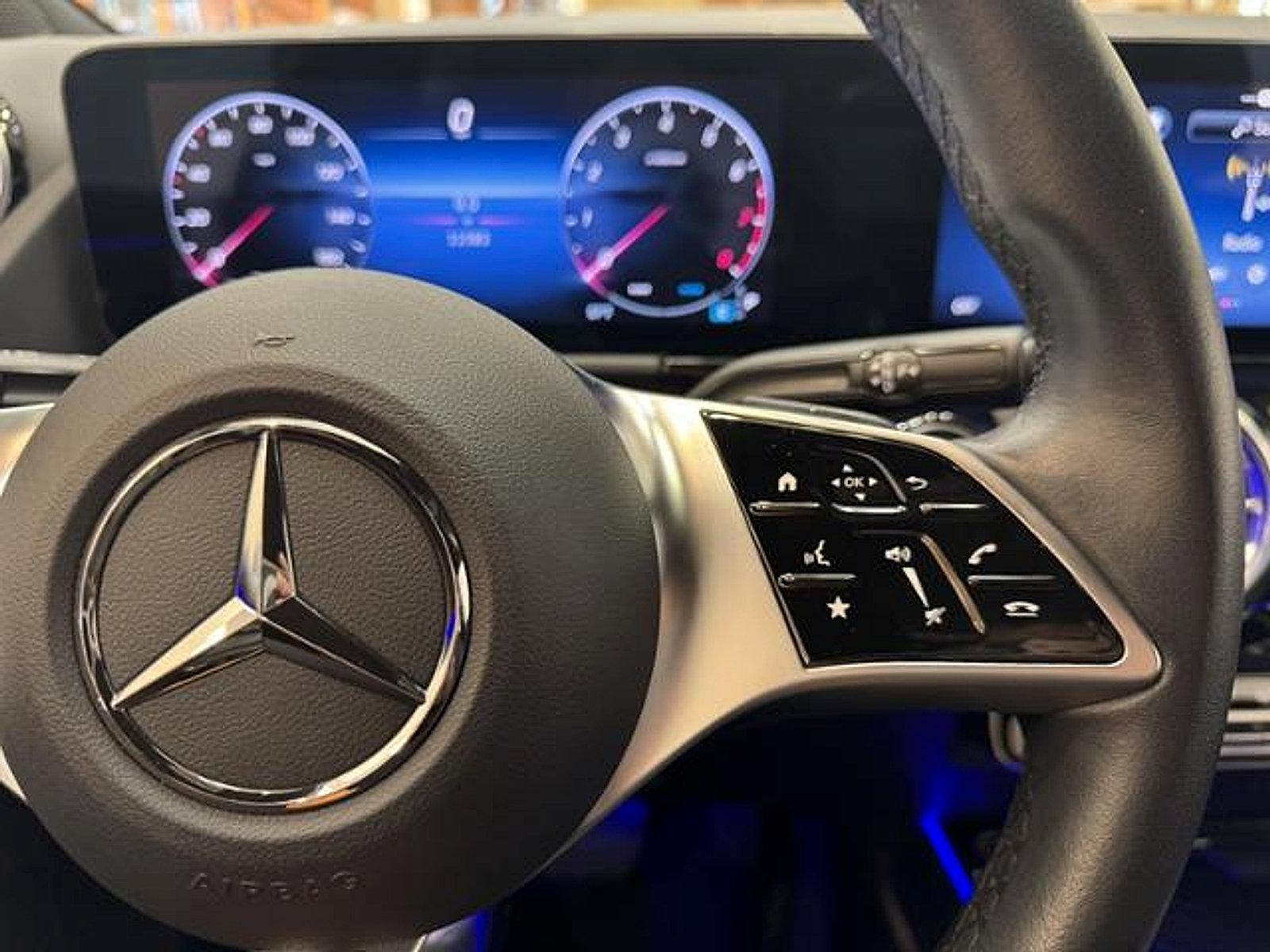 Used 2025 Mercedes-Benz GLA 250 image 18