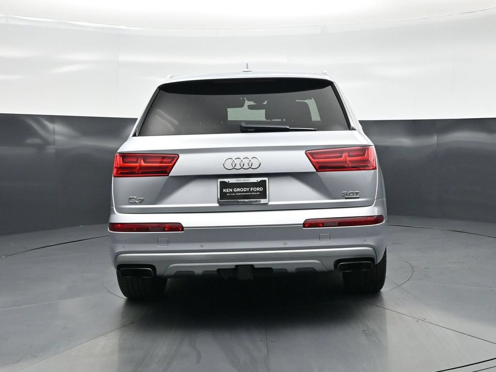 Used 2017 Audi Q7 3.0T Premium Plus w/ Premium Plus Package AWD/4WD image 32