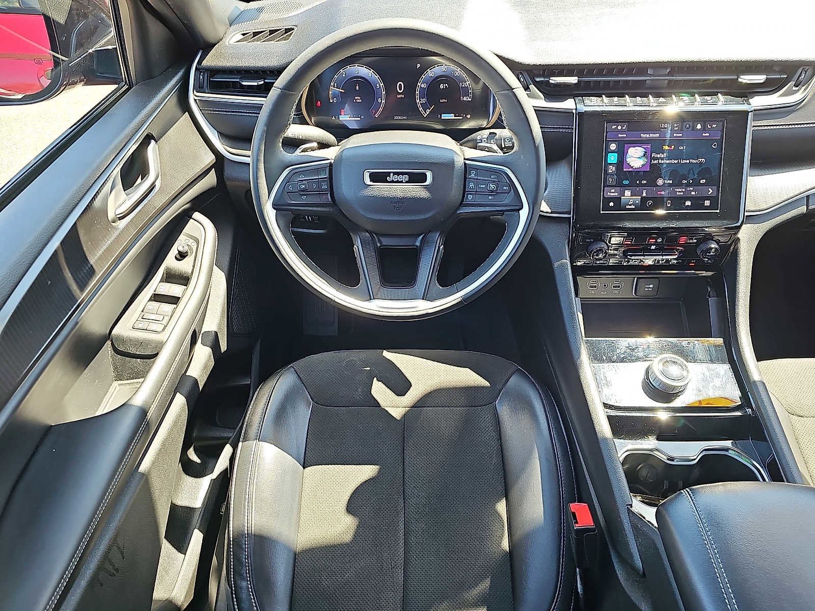 Used 2023 Jeep Grand Cherokee Altitude AWD/4WD image 12