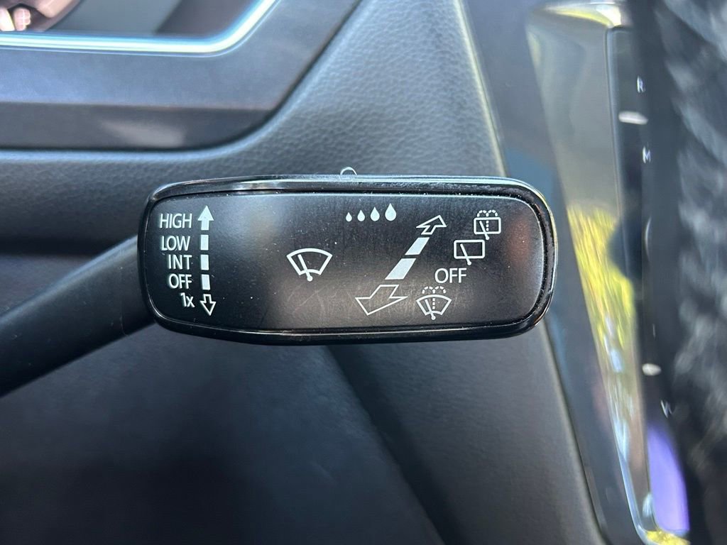 Used 2018 Volkswagen Tiguan SEL Premium image 51