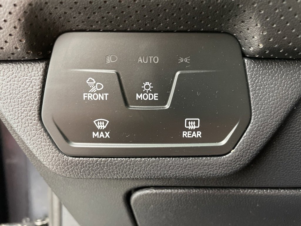 Used 2024 Volkswagen Atlas SE image 24