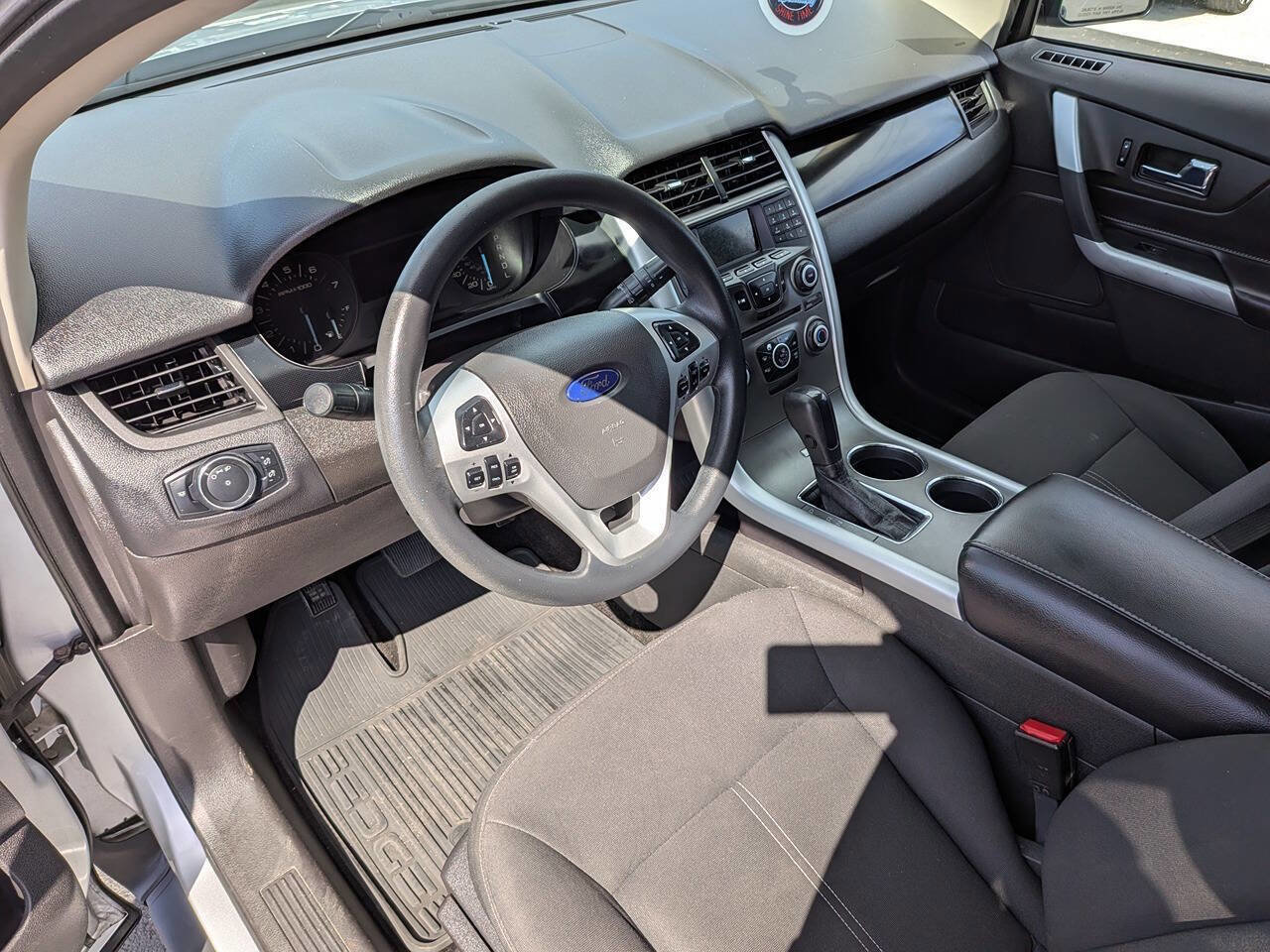 Used 2013 Ford Edge SE FWD image 6