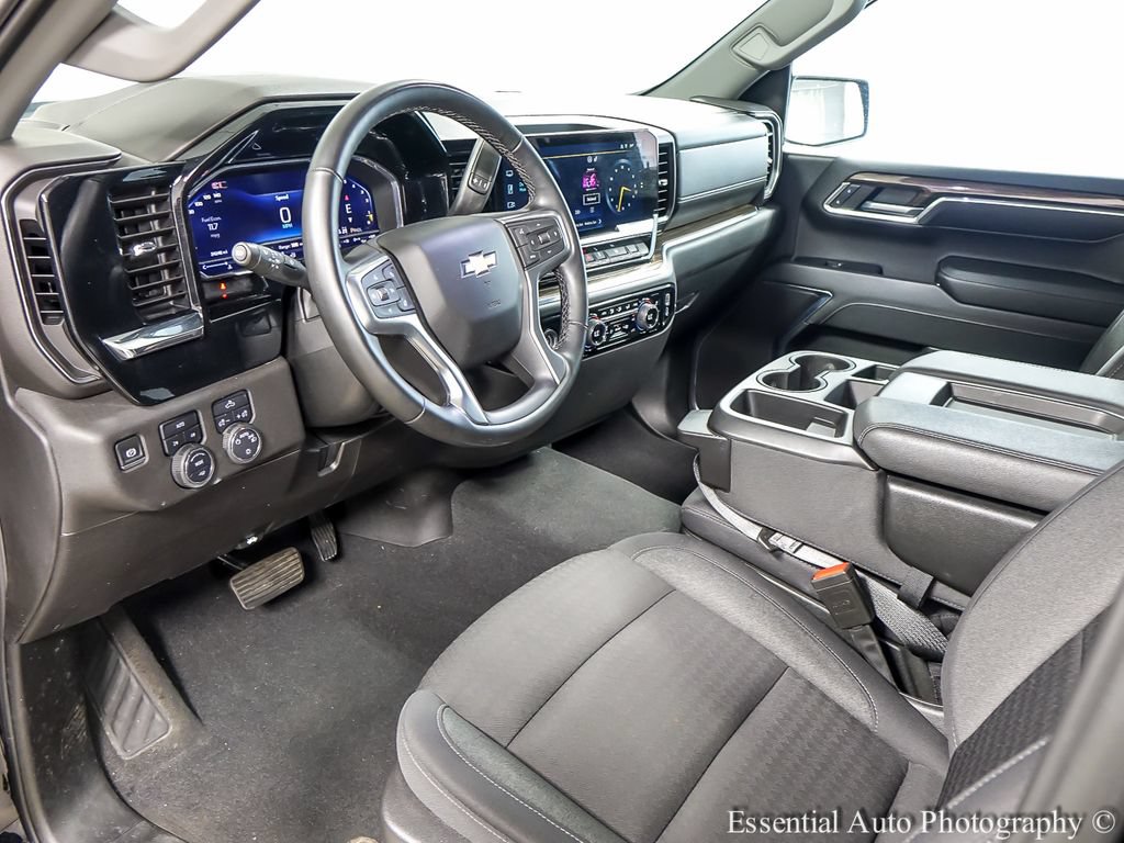 Used 2024 Chevrolet Silverado 1500 LT AWD/4WD image 11