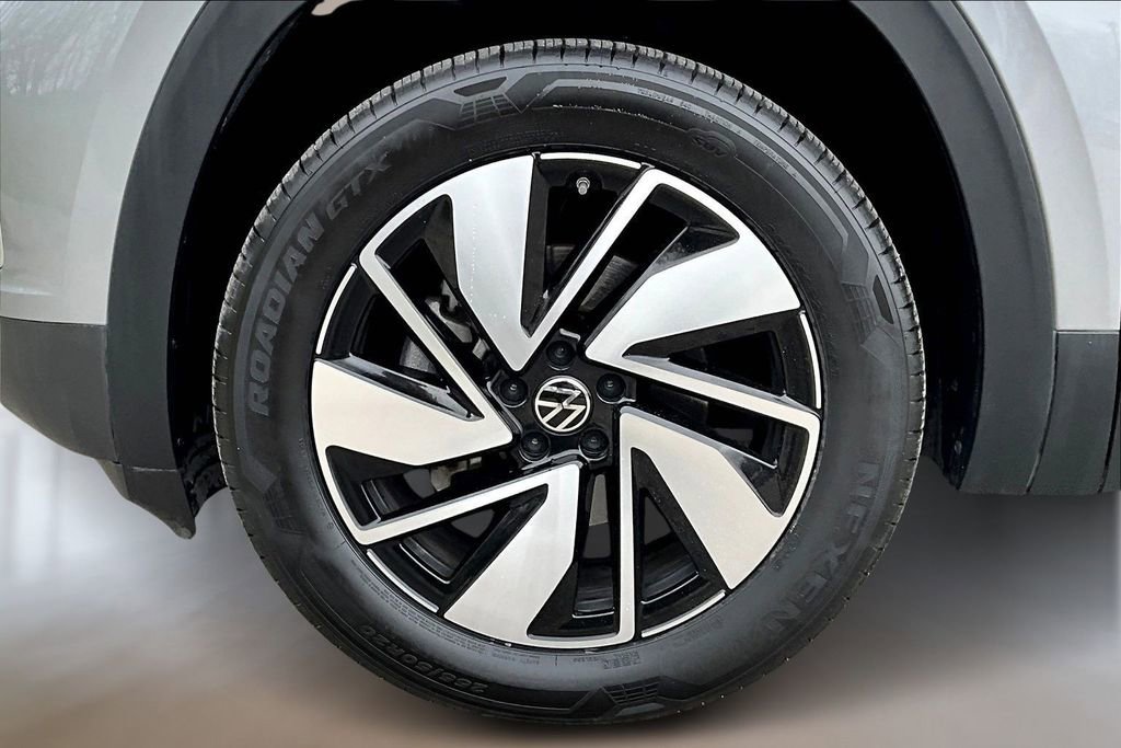 Used 2024 Volkswagen Atlas SE image 33