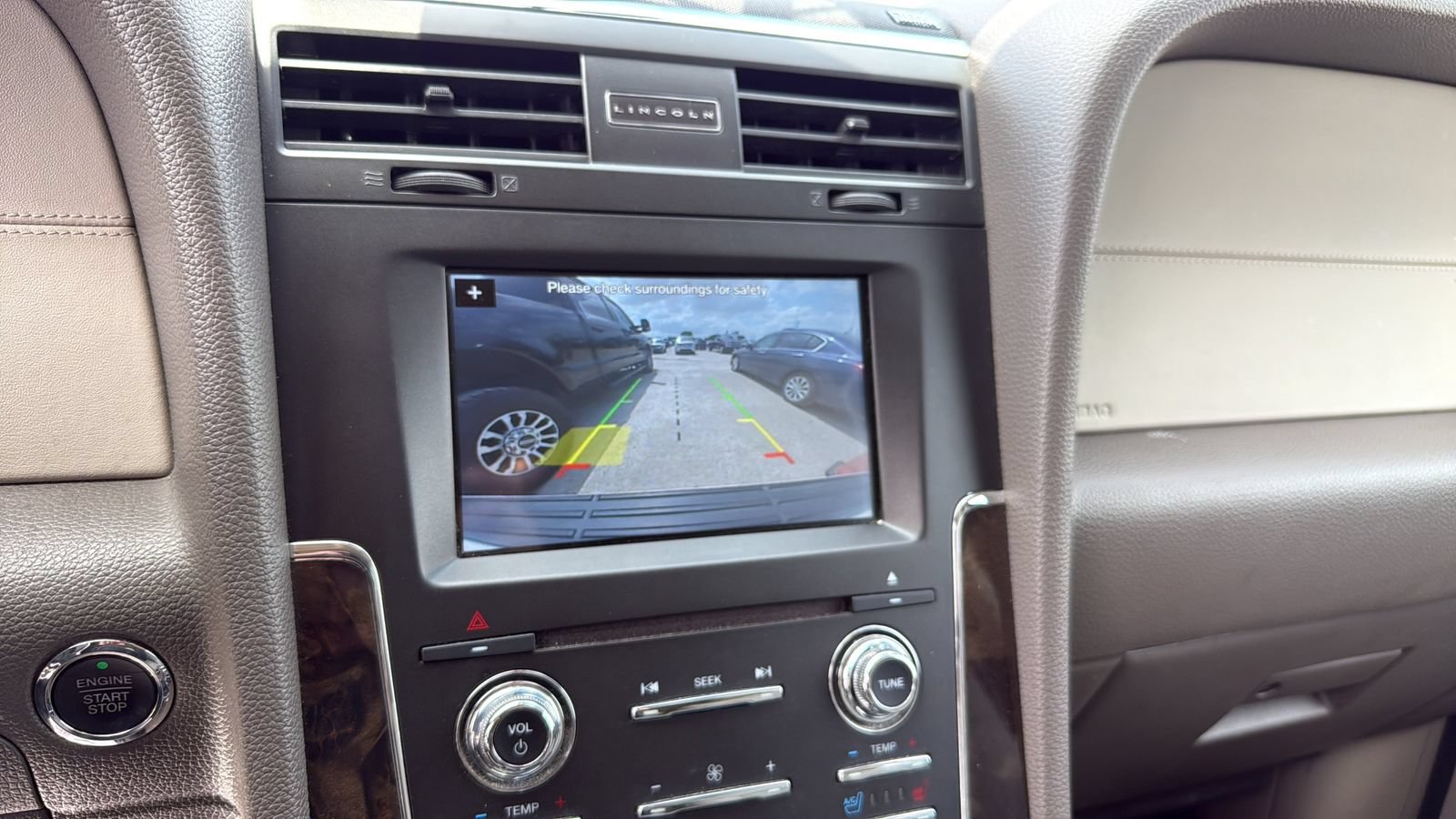 Used 2017 Lincoln Navigator Select RWD image 13