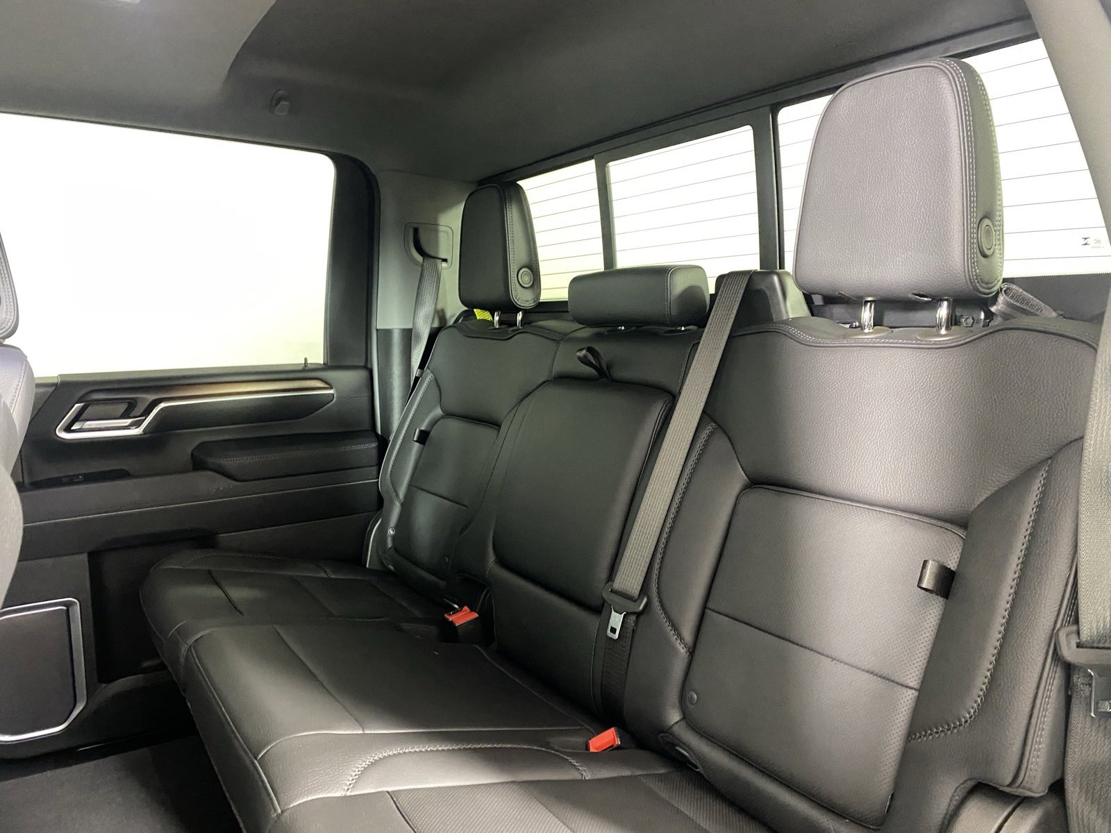 Used 2025 GMC Sierra 3500 Denali w/ Denali Reserve Package image 35