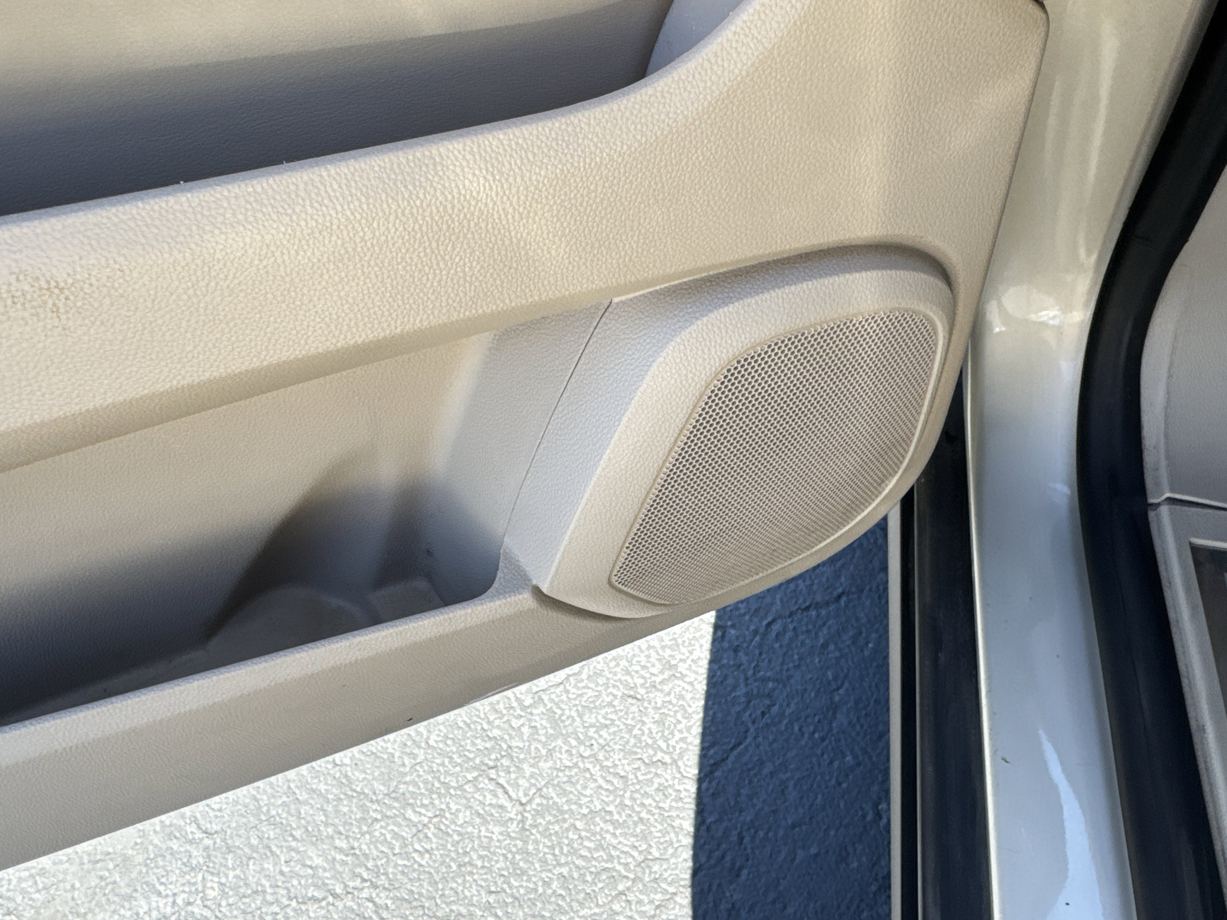 Used 2014 Cadillac SRX Luxury w/ Driver Awareness Package image 25