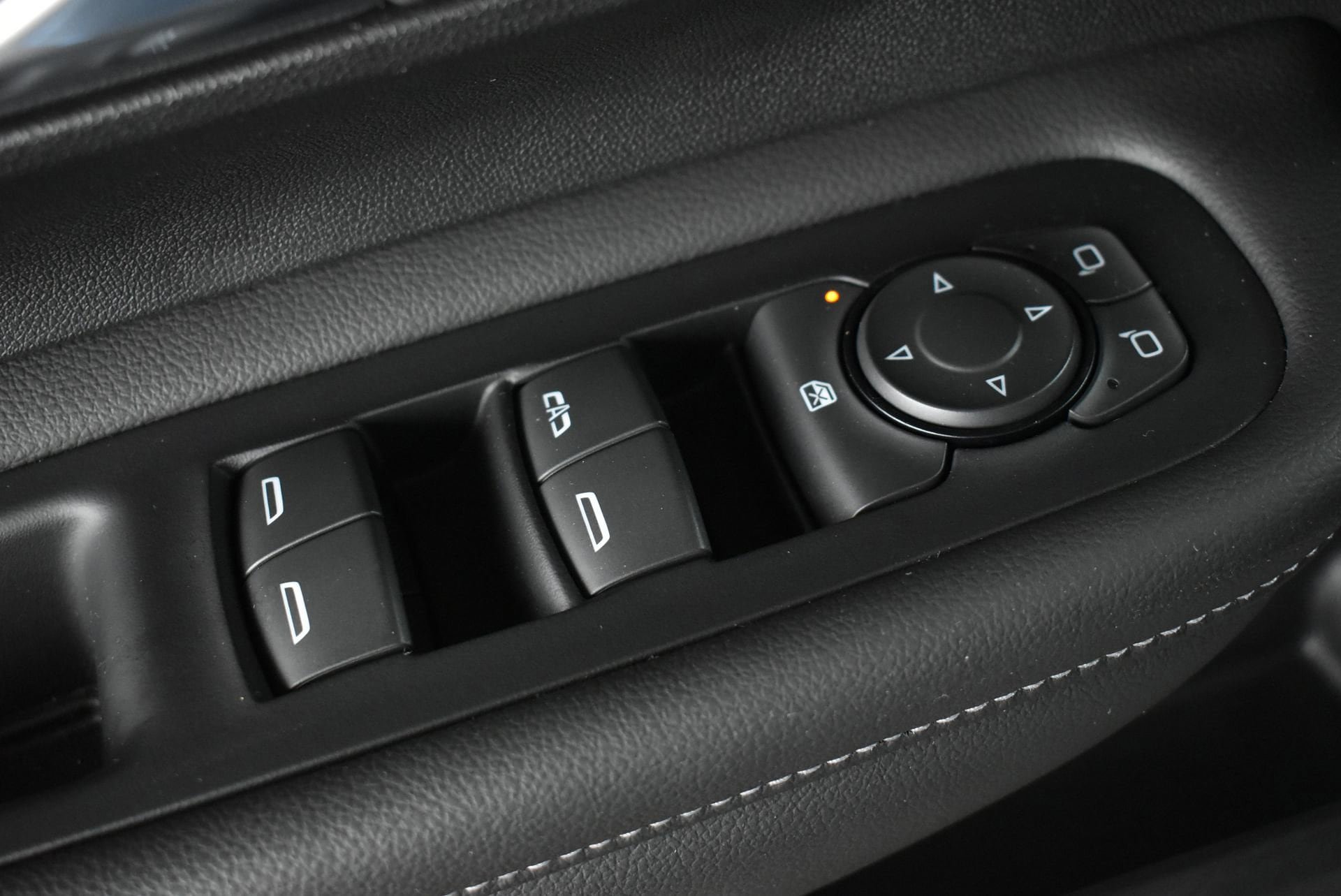 Used 2023 GMC Terrain SLE w/ Driver Convenience Package FWD image 13