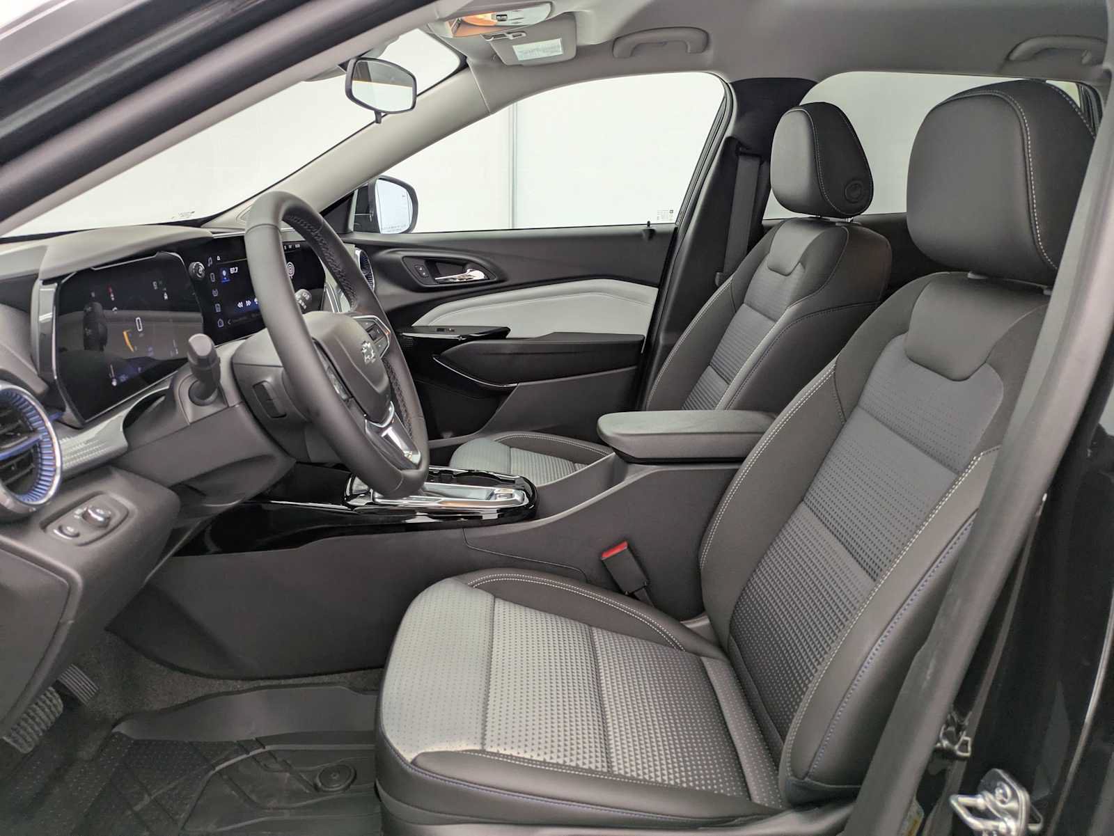 New 2026 Chevrolet Trax LT w/ Driver Confidence Package FWD image 16