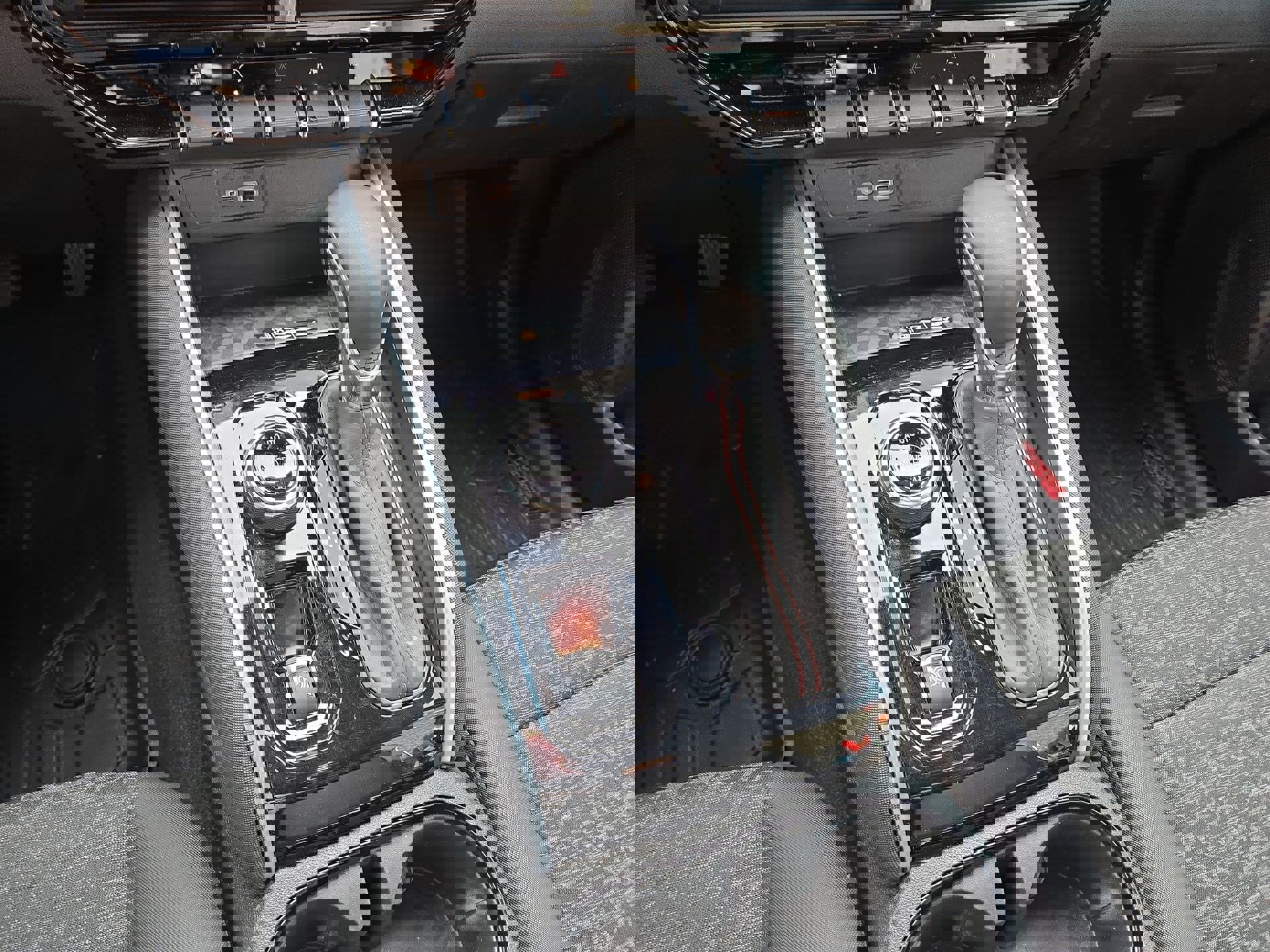 Used 2024 Chevrolet Colorado Z71 w/ Z71 Convenience Package 2 image 22