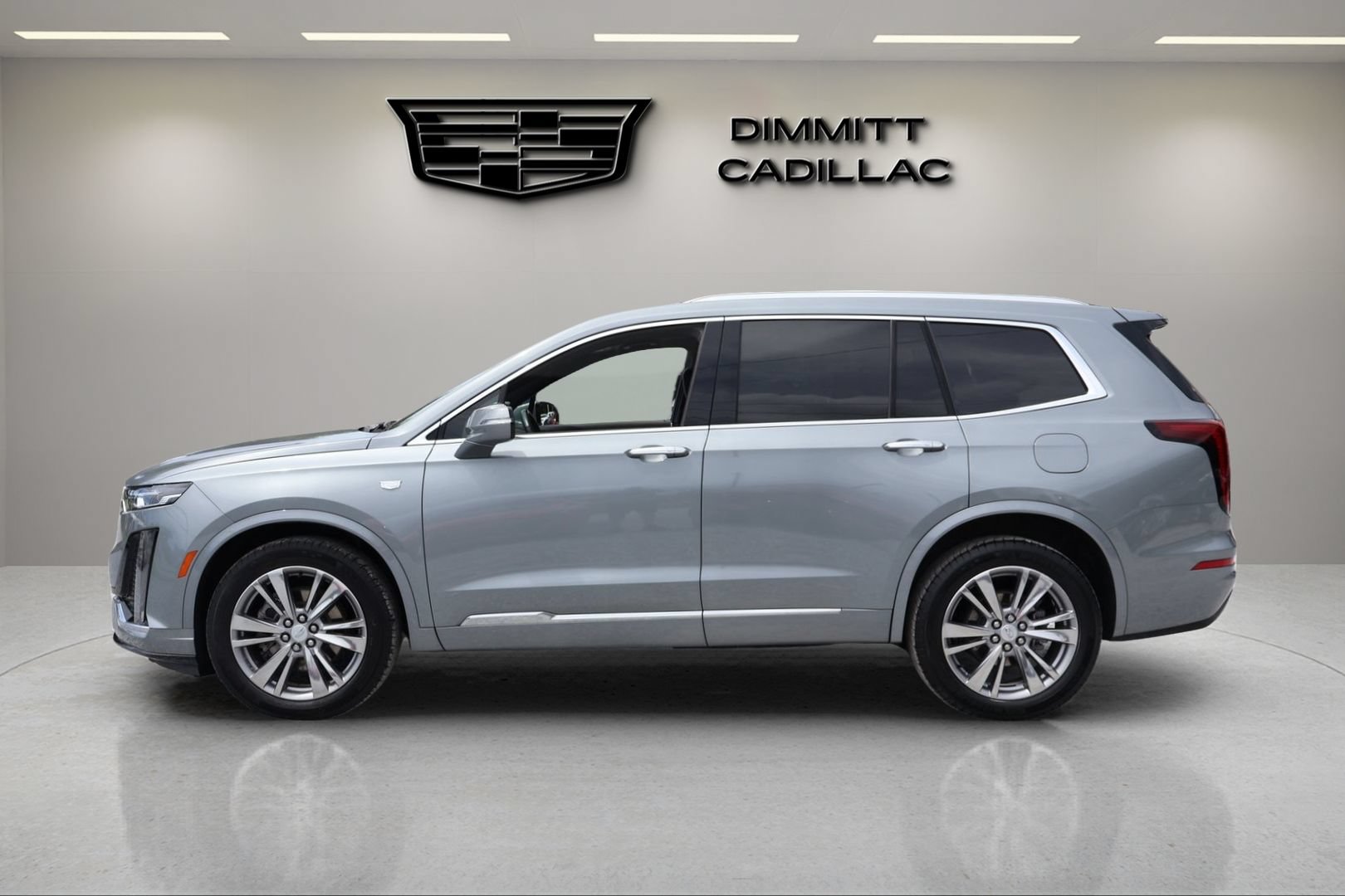 Certified 2023 Cadillac XT6 Premium Luxury AWD/4WD image 8