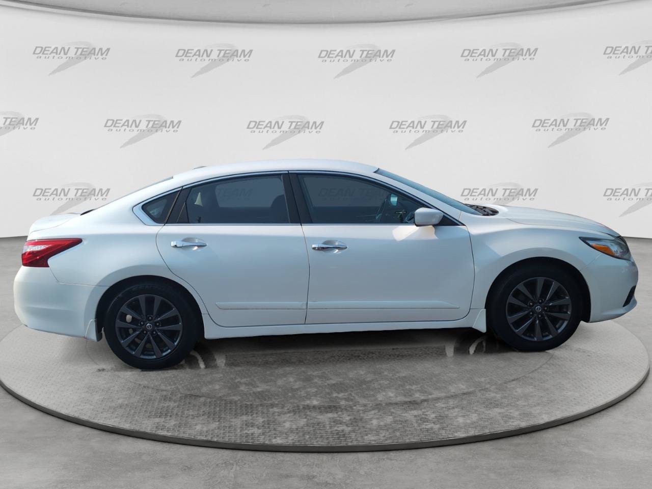 Used 2016 Nissan Altima 2.5 SV FWD image 8